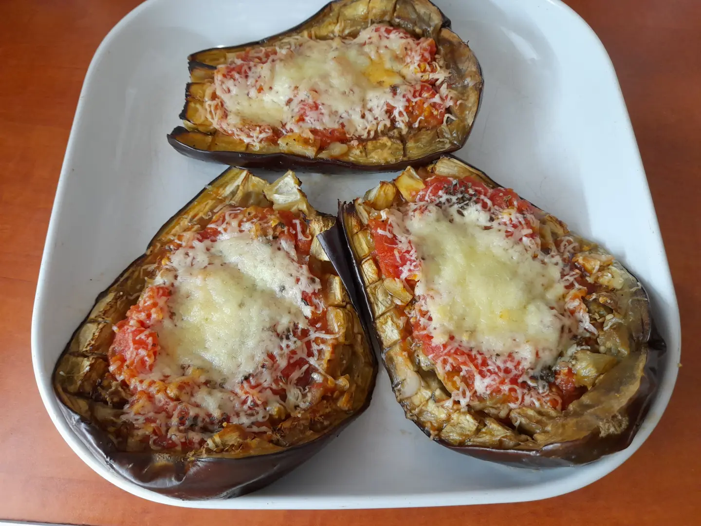 Sütőben sült sajtos padlizsán